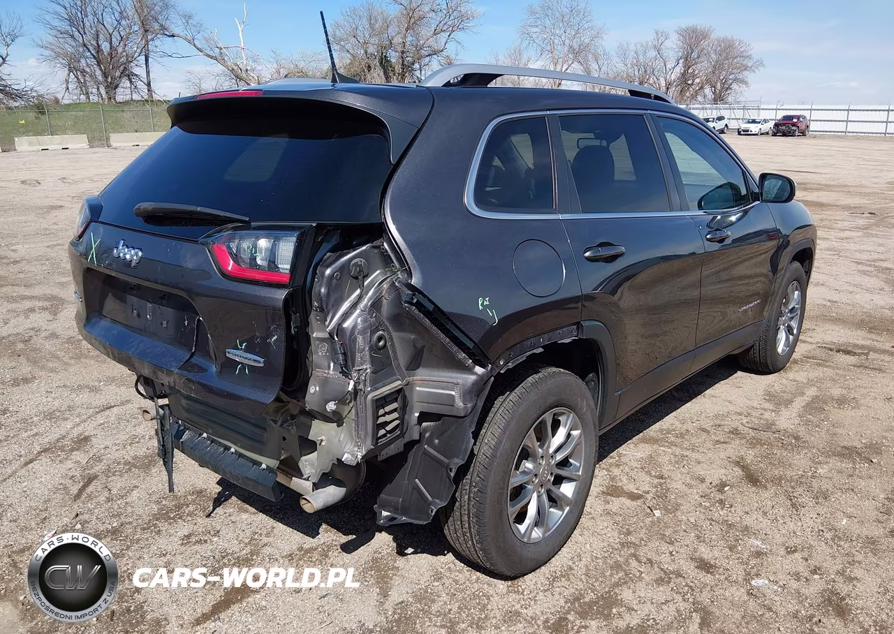 2021 Jeep Cherokee Latitude Lux 4X4 VIN:1C4PJMMX9MD111316 - 4