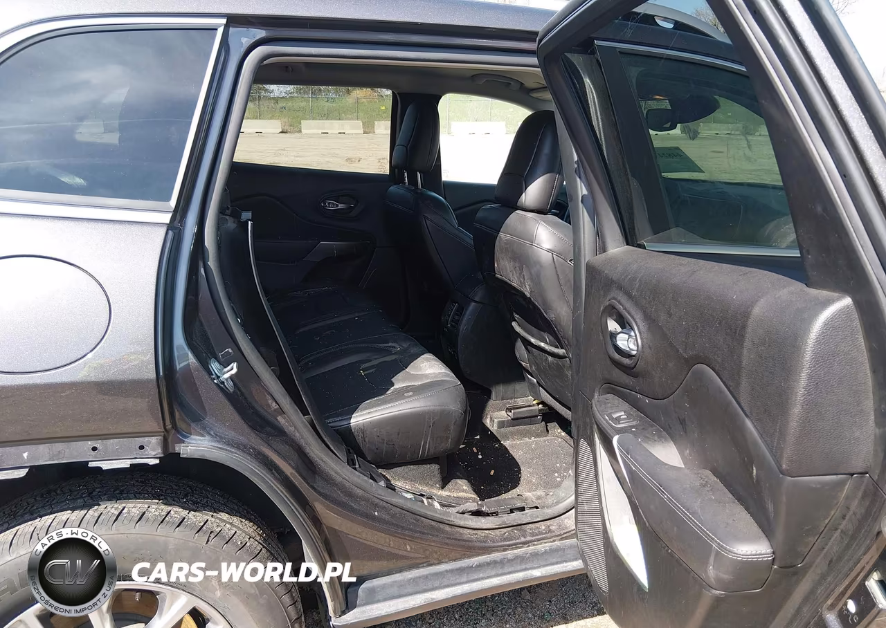 2021 Jeep Cherokee Latitude Lux 4X4 VIN:1C4PJMMX9MD111316 - 8