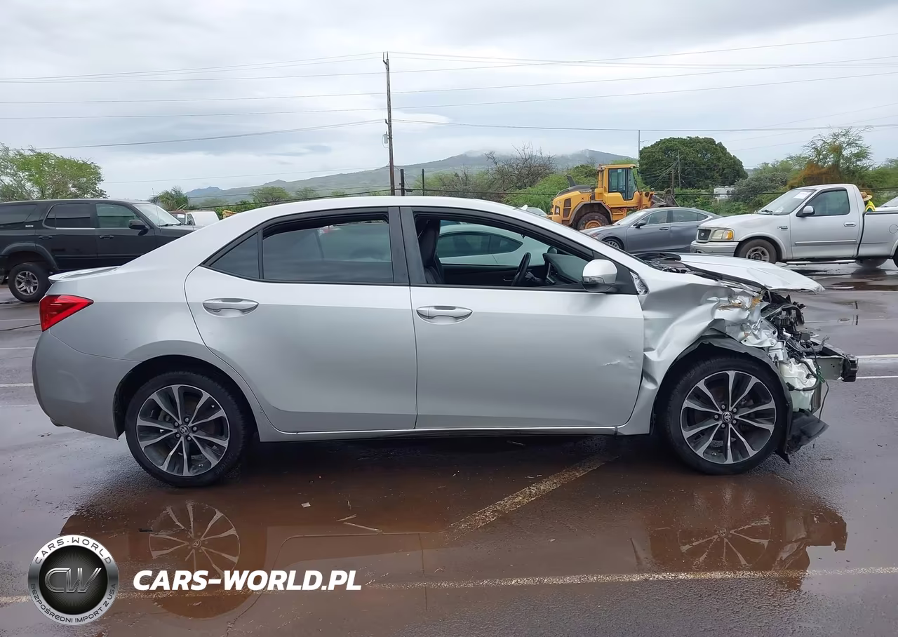 2017 Toyota Corolla Se Special Edition VIN:5YFBURHE4HP611815 - 14