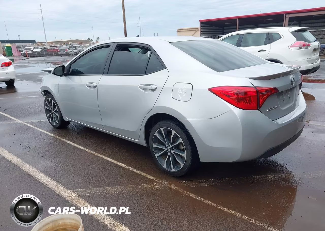2017 Toyota Corolla Se Special Edition VIN:5YFBURHE4HP611815 - 3
