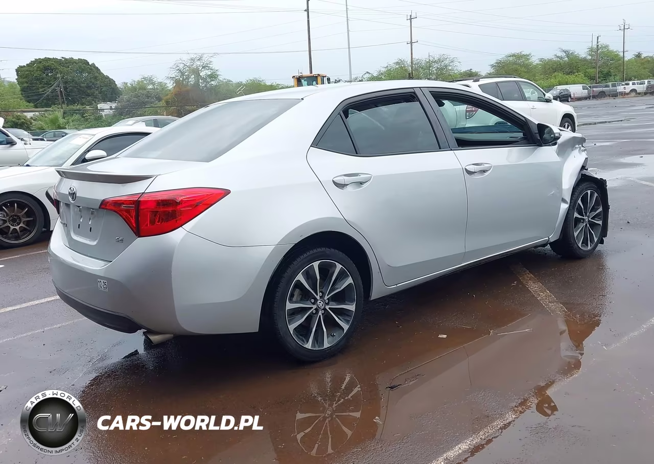 2017 Toyota Corolla Se Special Edition VIN:5YFBURHE4HP611815 - 4