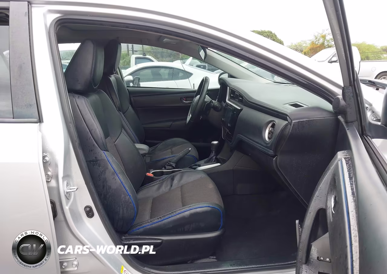 2017 Toyota Corolla Se Special Edition VIN:5YFBURHE4HP611815 - 5