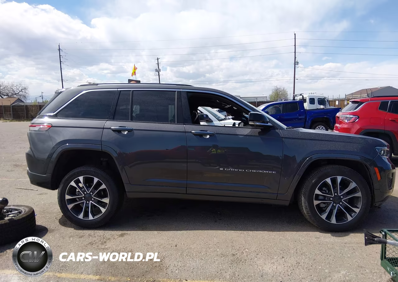 2022 Jeep Grand Cherokee Overland 4X4 VIN:1C4RJHDG9N8589939 - 13