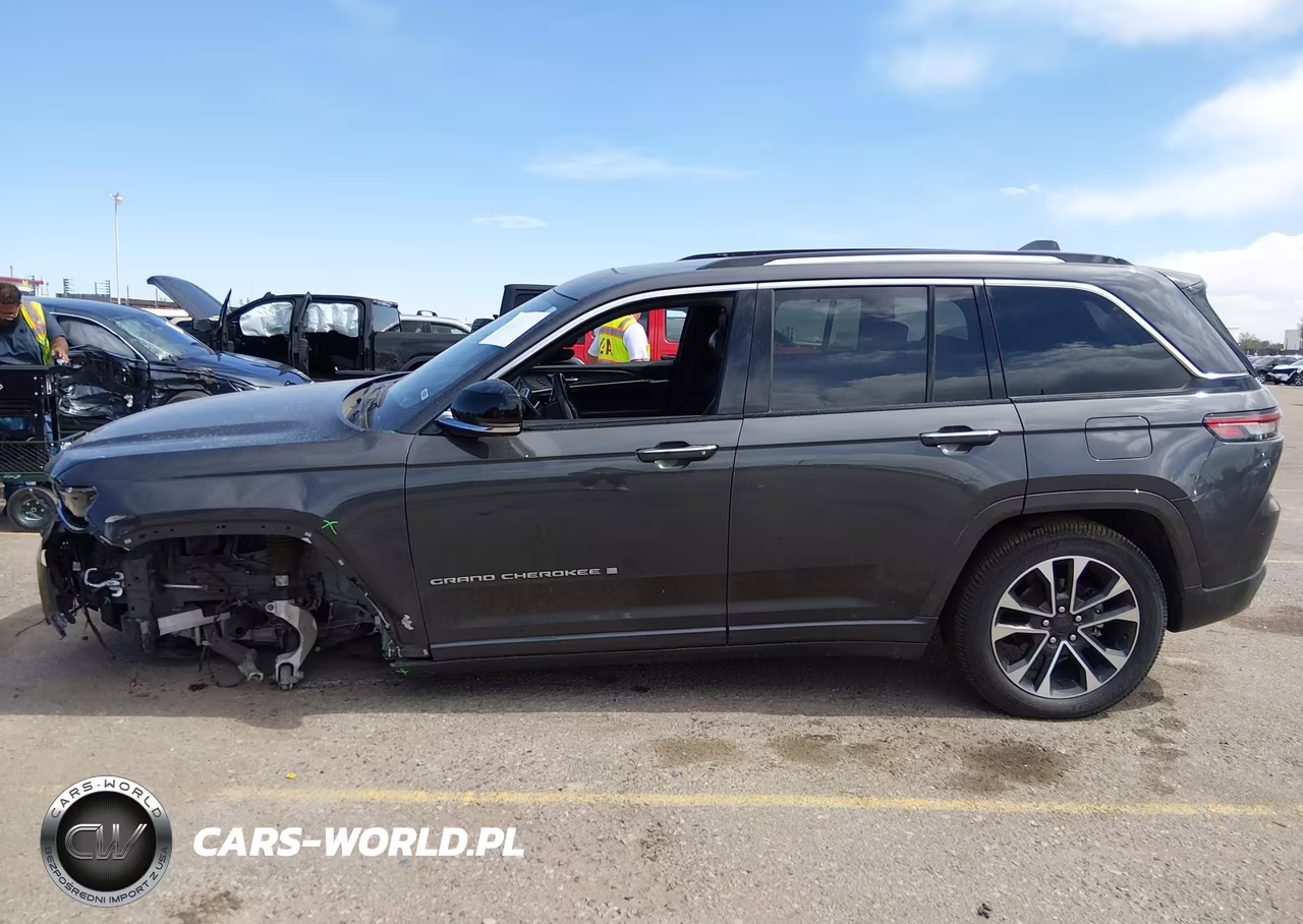 2022 Jeep Grand Cherokee Overland 4X4 VIN:1C4RJHDG9N8589939 - 14