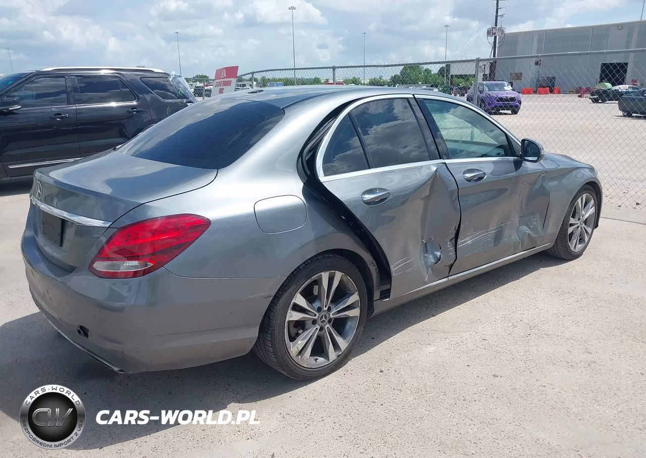 2018 Mercedes-Benz C 300 VIN:55SWF4JB9JU269647 - 4