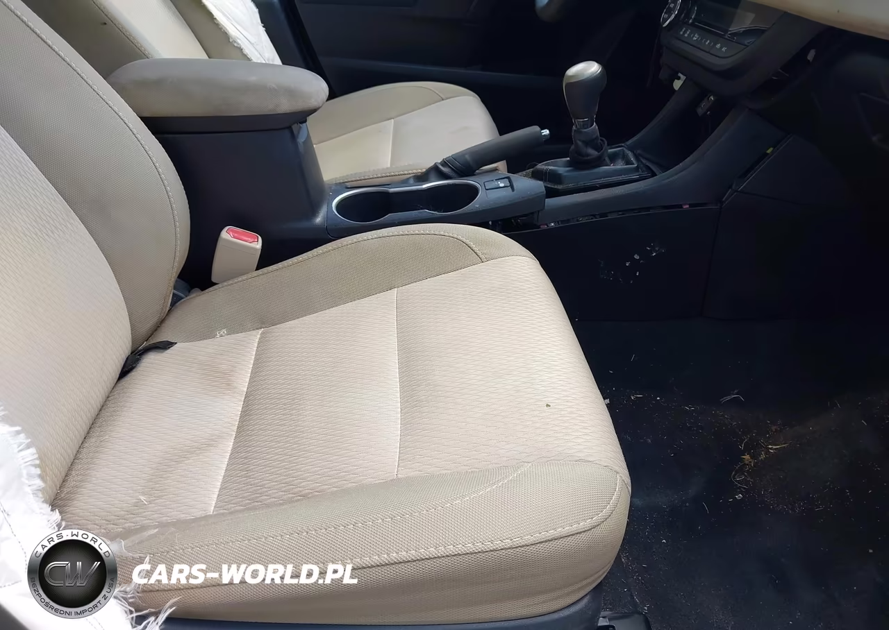 2015 Toyota Corolla Le VIN:2T1BURHE3FC388793 - 5