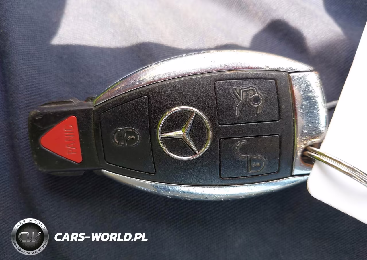 2016 Mercedes-Benz C 300 4Matic VIN:55SWF4KB3GU128371 - 11