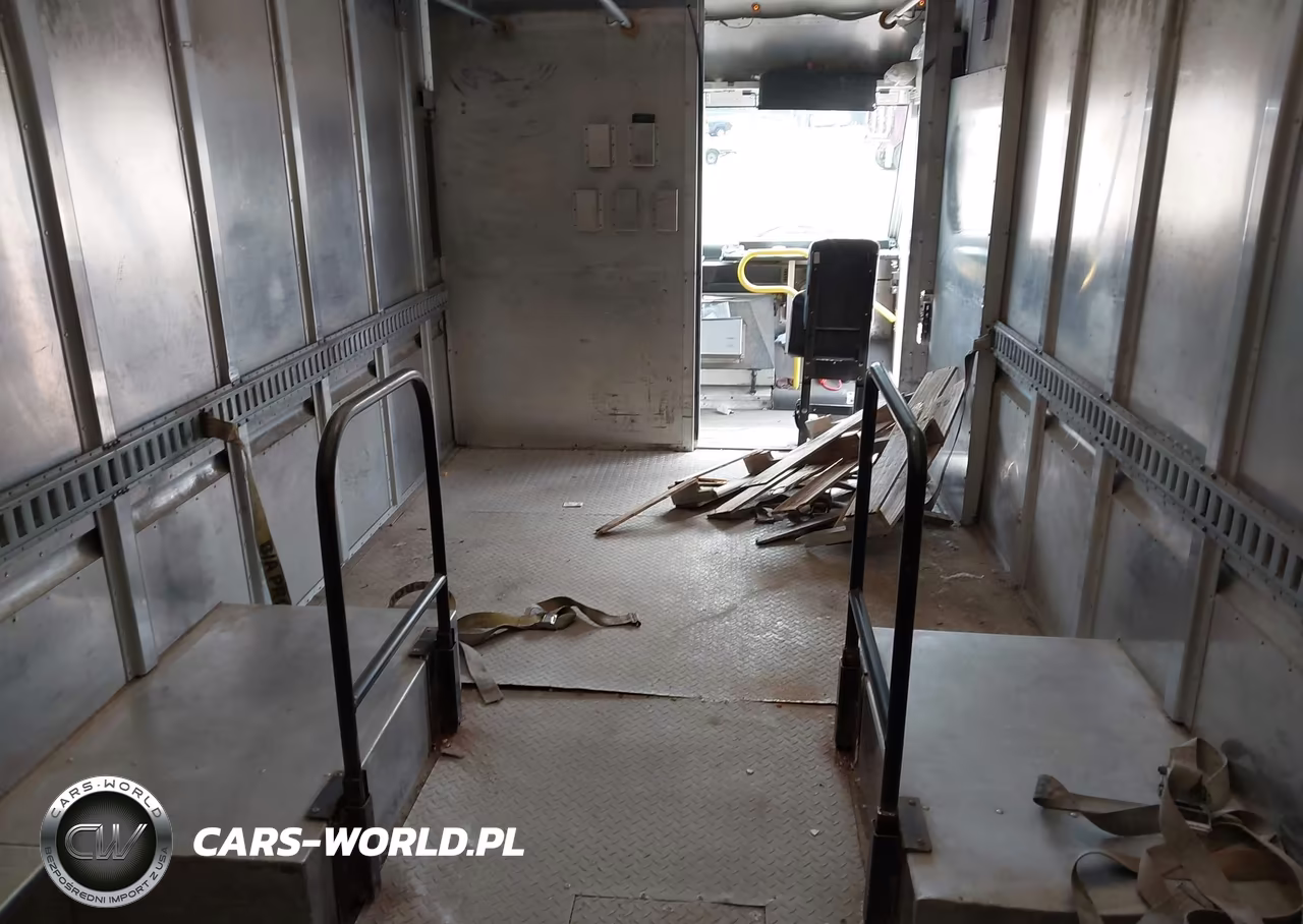 2014 Ford E-450 Stripped VIN:1FC3E4KLXEDA88147 - 6