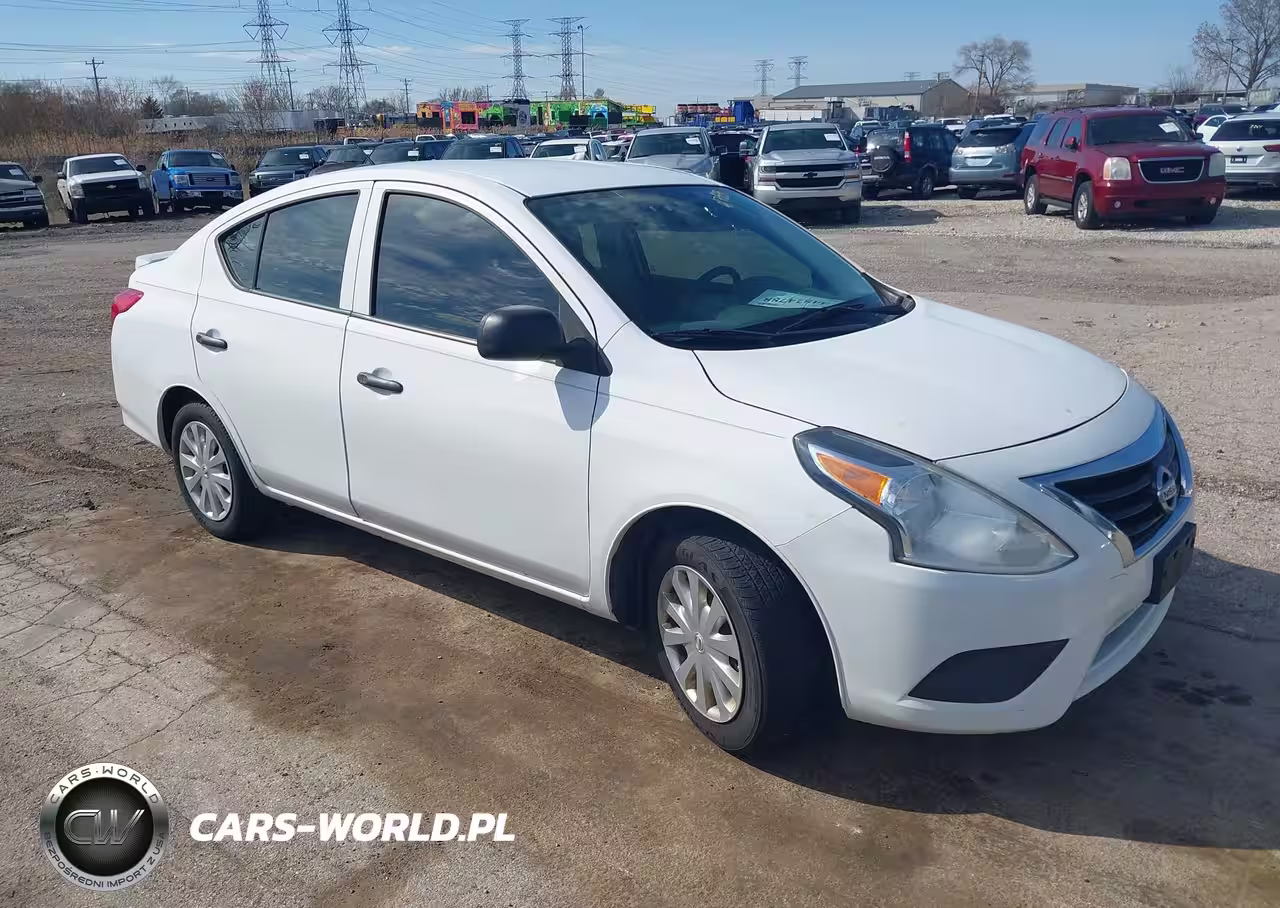 2015 Nissan Versa 1.6 S+