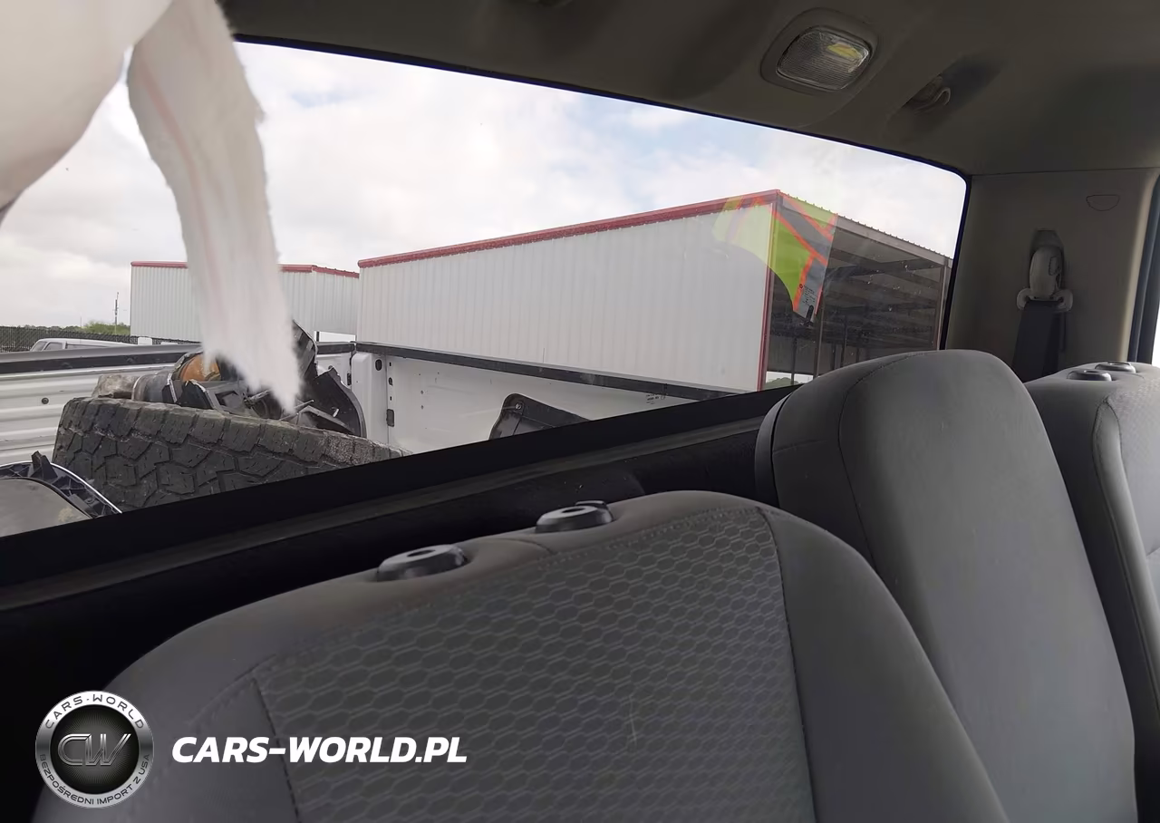 2019 Ram 1500 Classic Tradesman 4X2 6'4 Box VIN:3C6JR6AG1KG650731 - 8