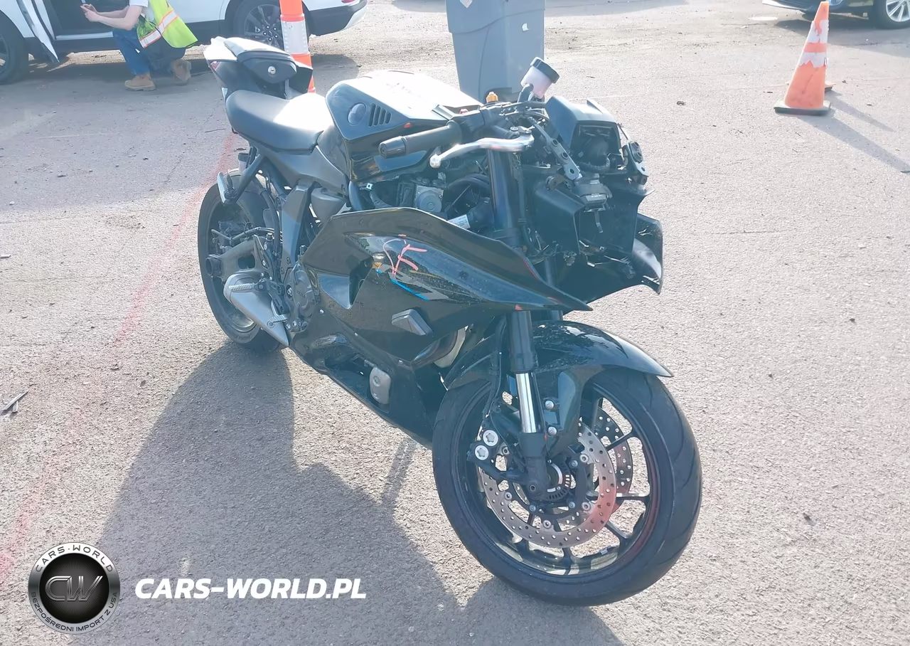 2023 Yamaha Yzfr7