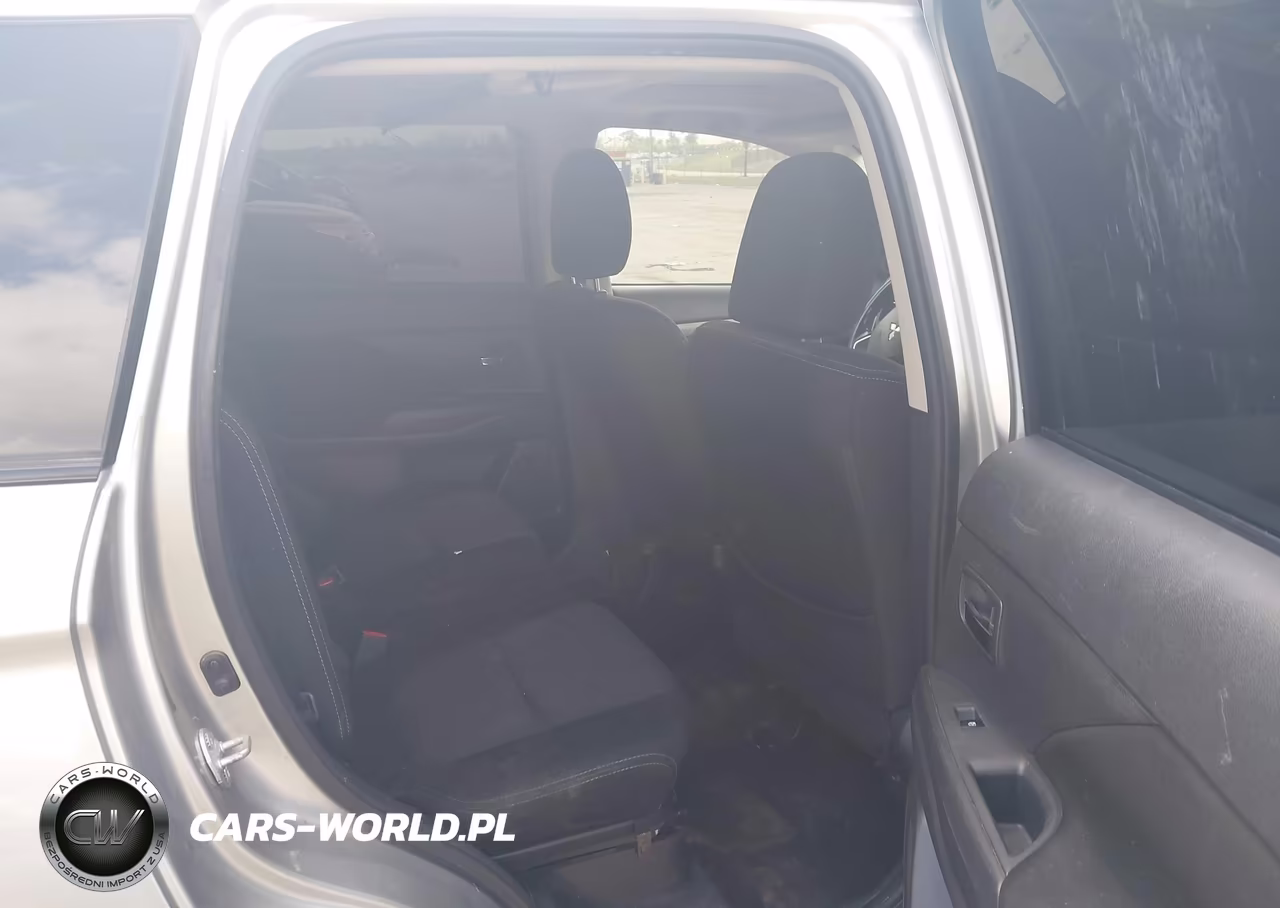 2018 Mitsubishi Outlander Se VIN:JA4AD3A32JZ064079 - 8