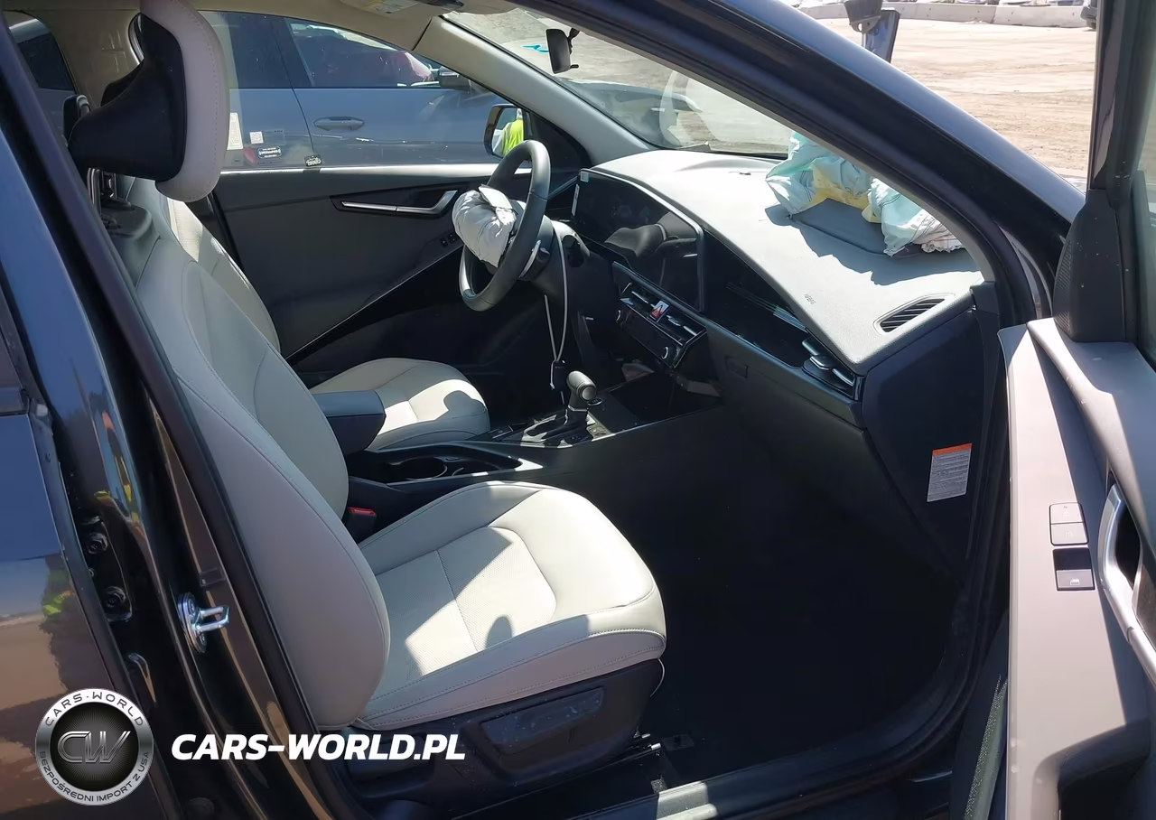 2025 Kia Niro Ex Touring VIN:KNDCR3LE3S5261415 - 5