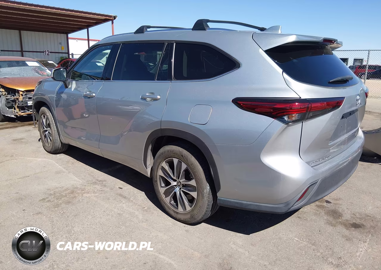 2021 Toyota Highlander Xle VIN:5TDHZRAH4MS514535 - 3