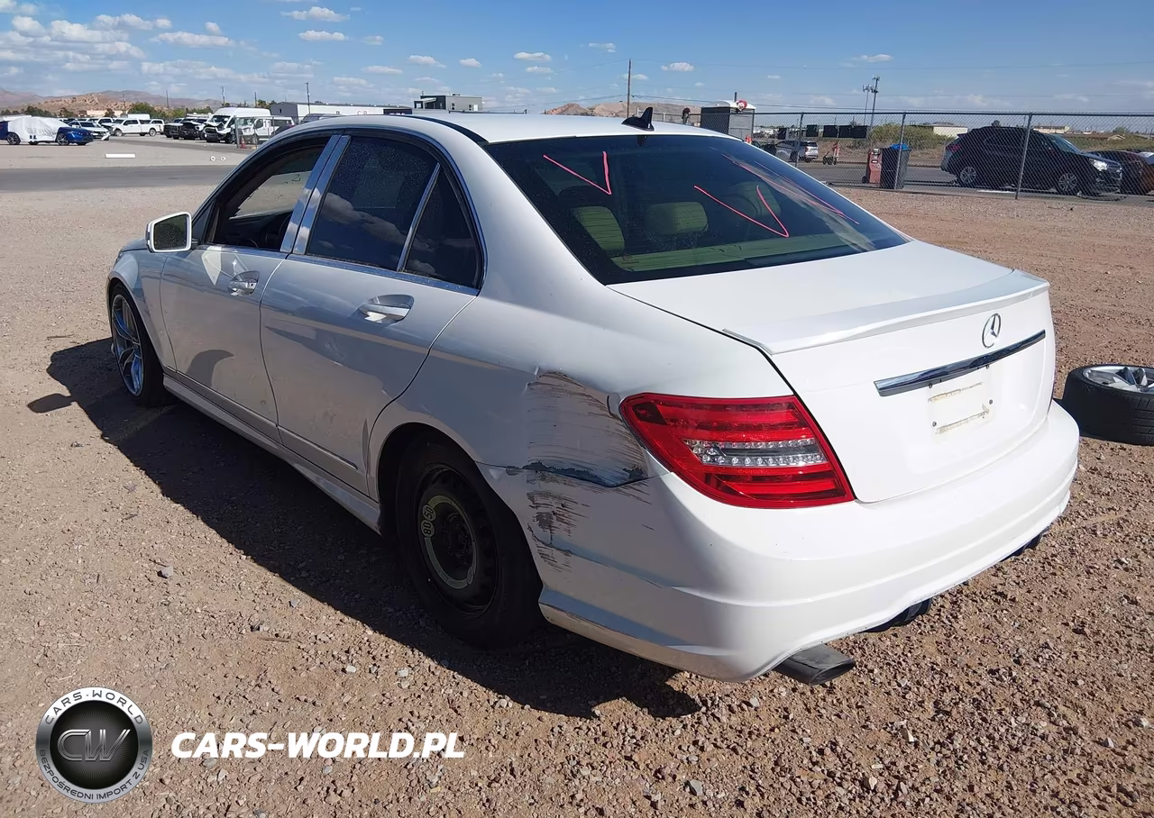 2013 Mercedes-Benz C 250 Luxury-Sport VIN:WDDGF4HB8DA825512 - 3