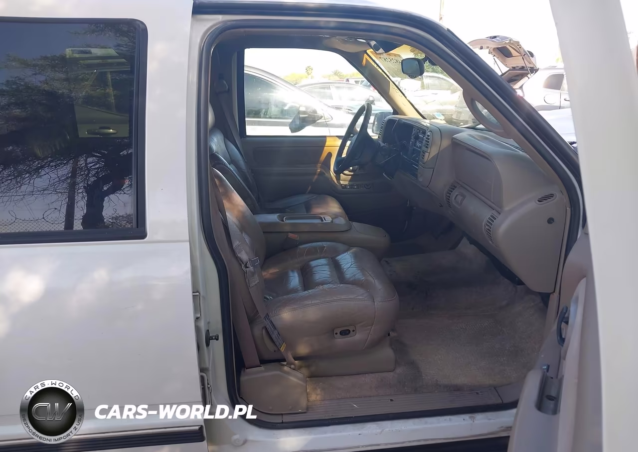 1999 Chevrolet Tahoe Lt VIN:1GNEC13R0XJ574770 - 5