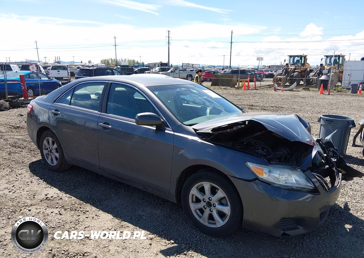2011 Toyota Camry Le – zdjęcie 1 z 19