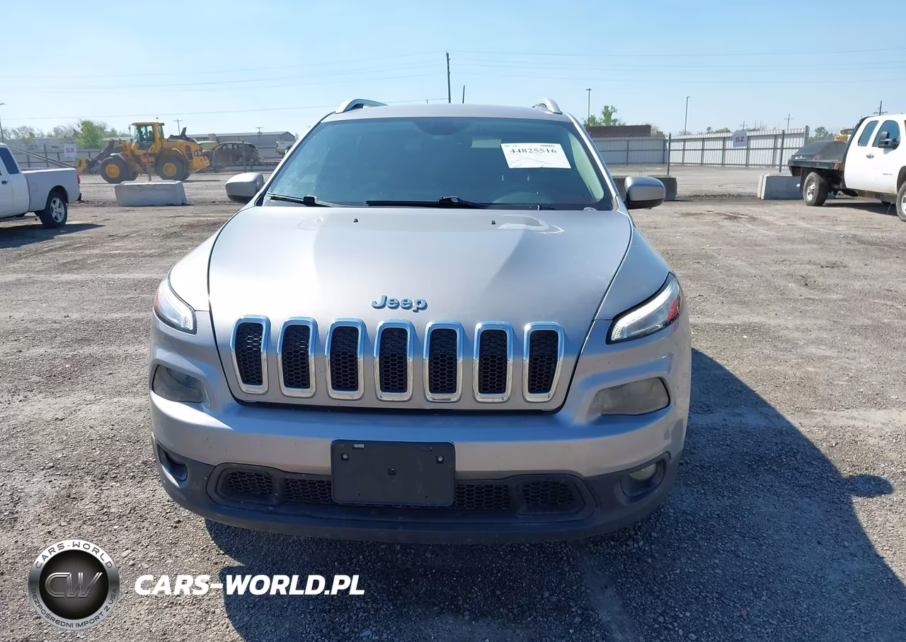 2017 Jeep Cherokee Latitude 4X4 VIN:1C4PJMCS3HW530522 - 13