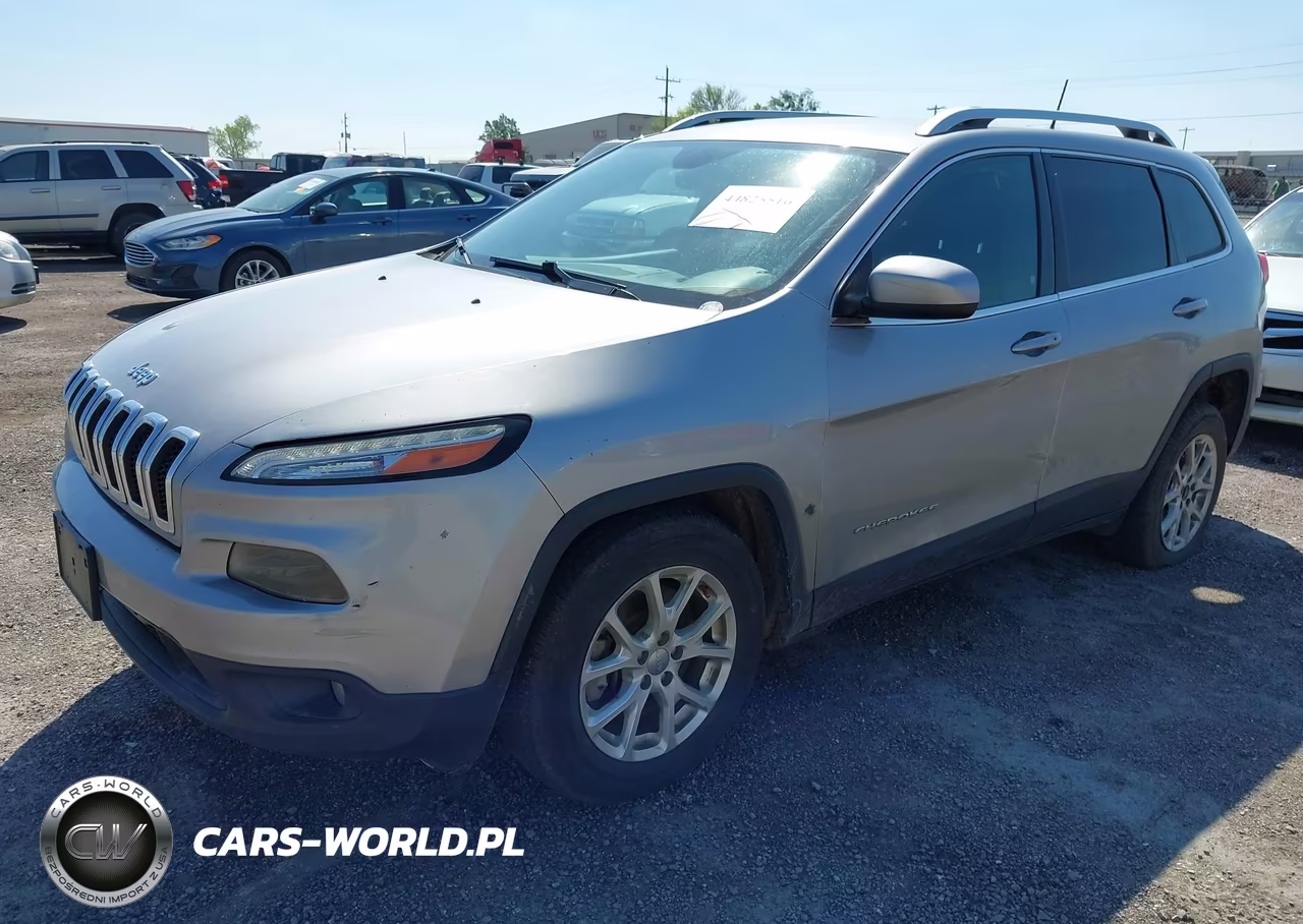 2017 Jeep Cherokee Latitude 4X4 VIN:1C4PJMCS3HW530522 - 2