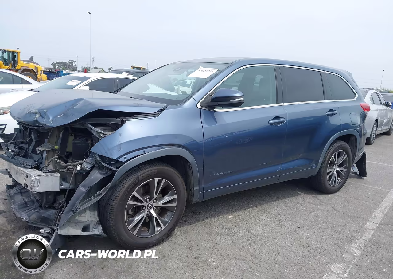 2017 Toyota Highlander Le VIN:5TDZARFH5HS028858 - 14