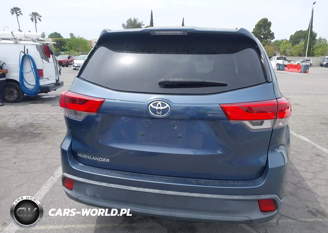 2017 Toyota Highlander Le VIN:5TDZARFH5HS028858 - 16