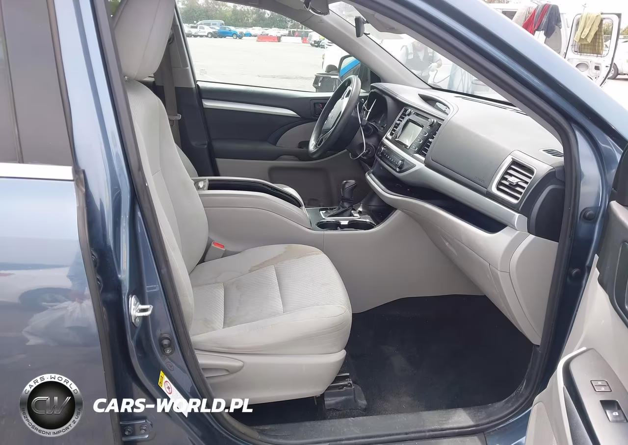 2017 Toyota Highlander Le VIN:5TDZARFH5HS028858 - 5