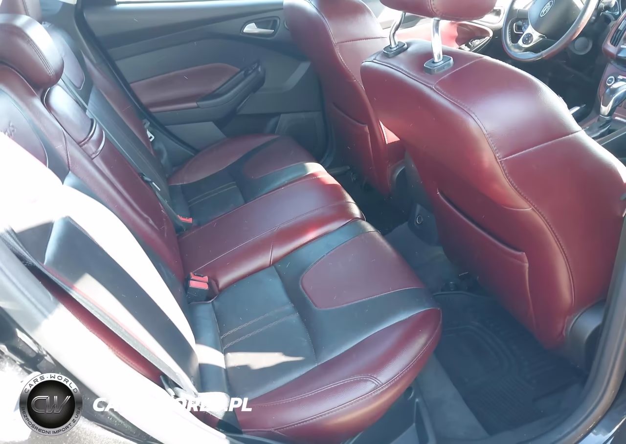 2012 Ford Focus Titanium VIN:1FAHP3J26CL341542 - 8