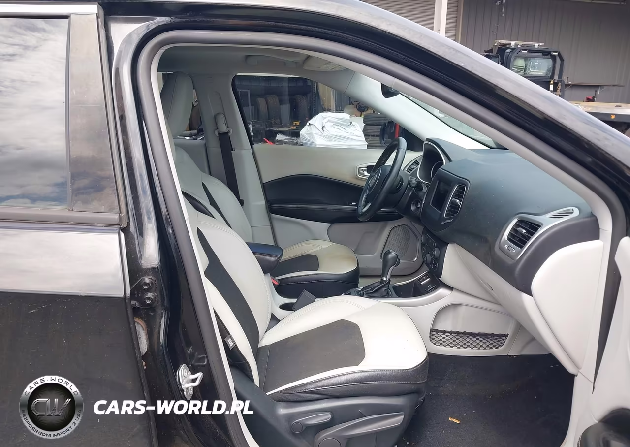 2019 Jeep Compass Sun And Wheel Fwd VIN:3C4NJCBB7KT637461 - 5