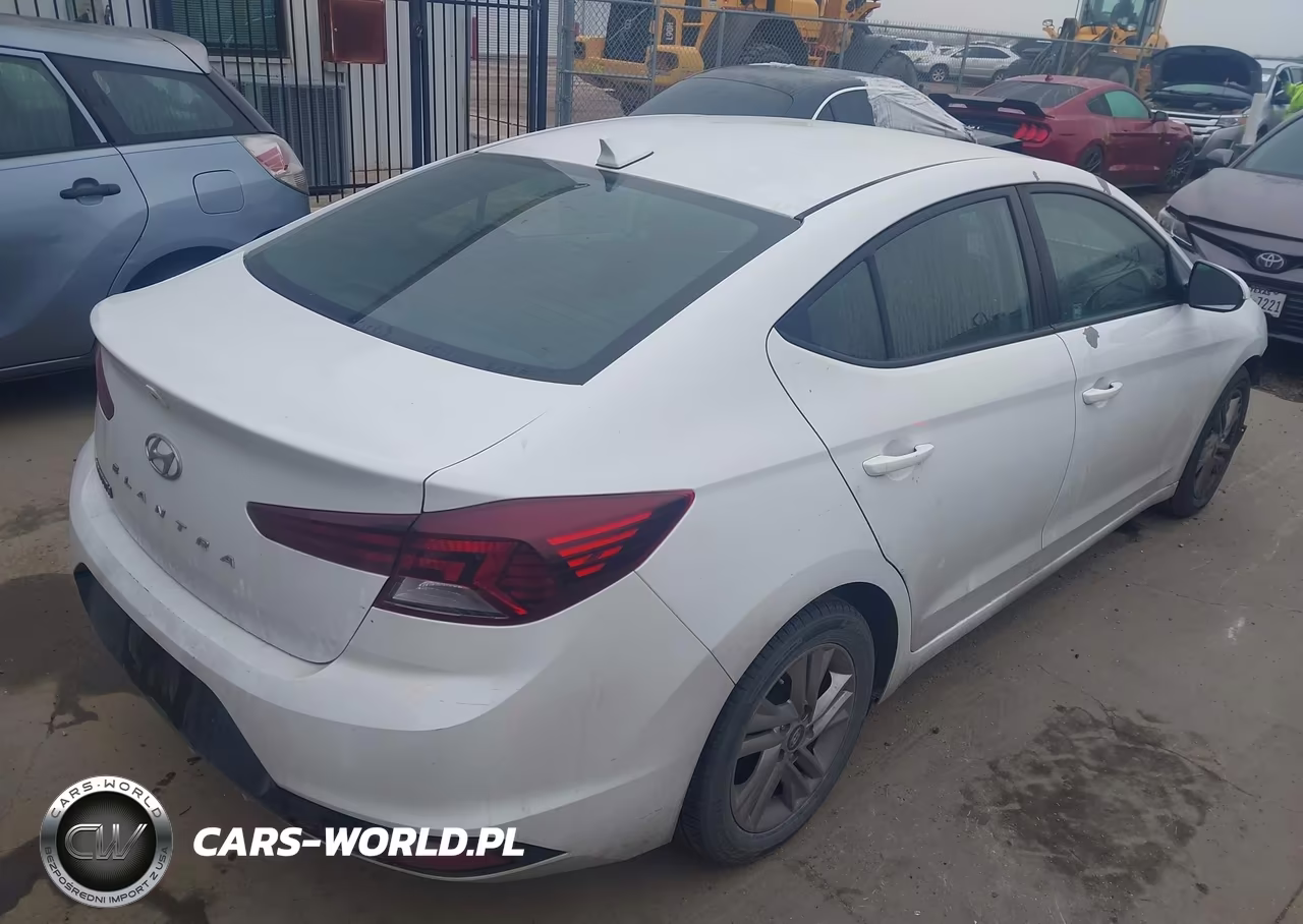 2020 Hyundai Elantra Sel VIN:5NPD84LF5LH547161 - 4