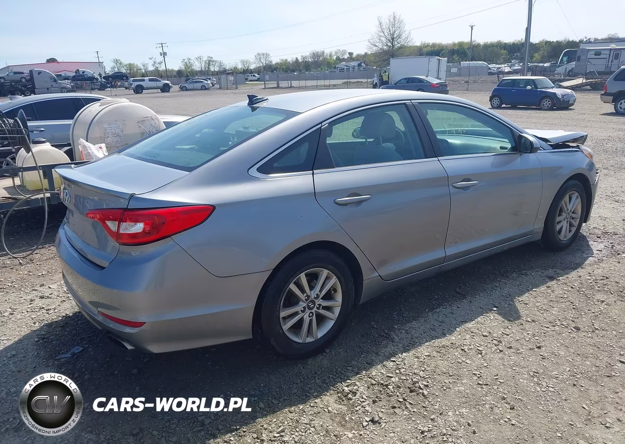 2016 Hyundai Sonata Se VIN:5NPE24AF5GH370108 - 4