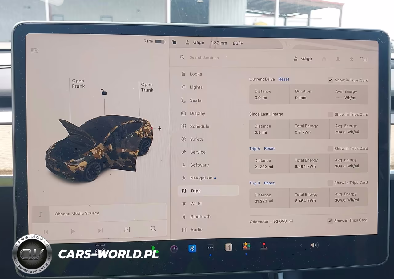2020 Tesla Model Y VIN:5YJYGDEF0LF004803 - 17