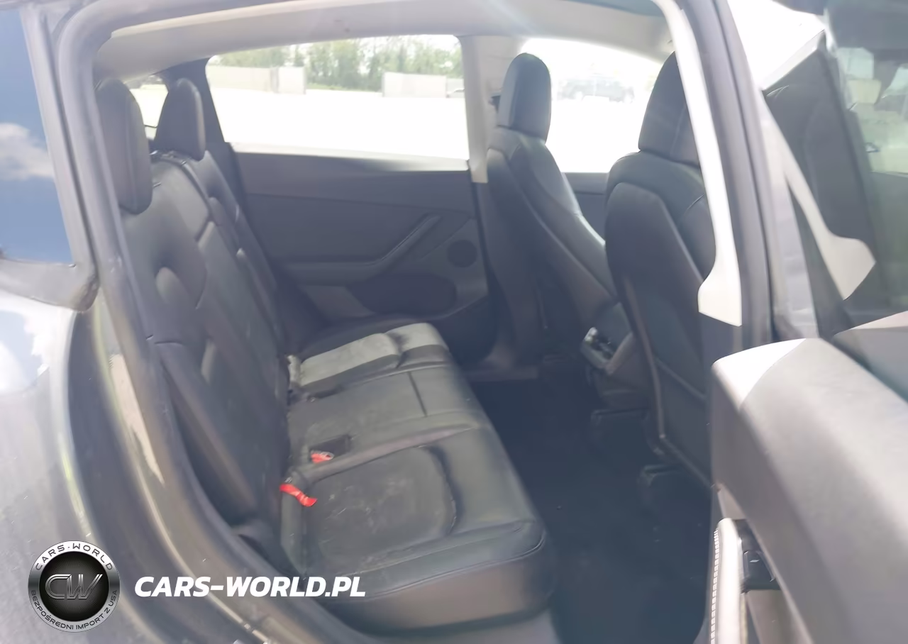 2020 Tesla Model Y VIN:5YJYGDEF0LF004803 - 8