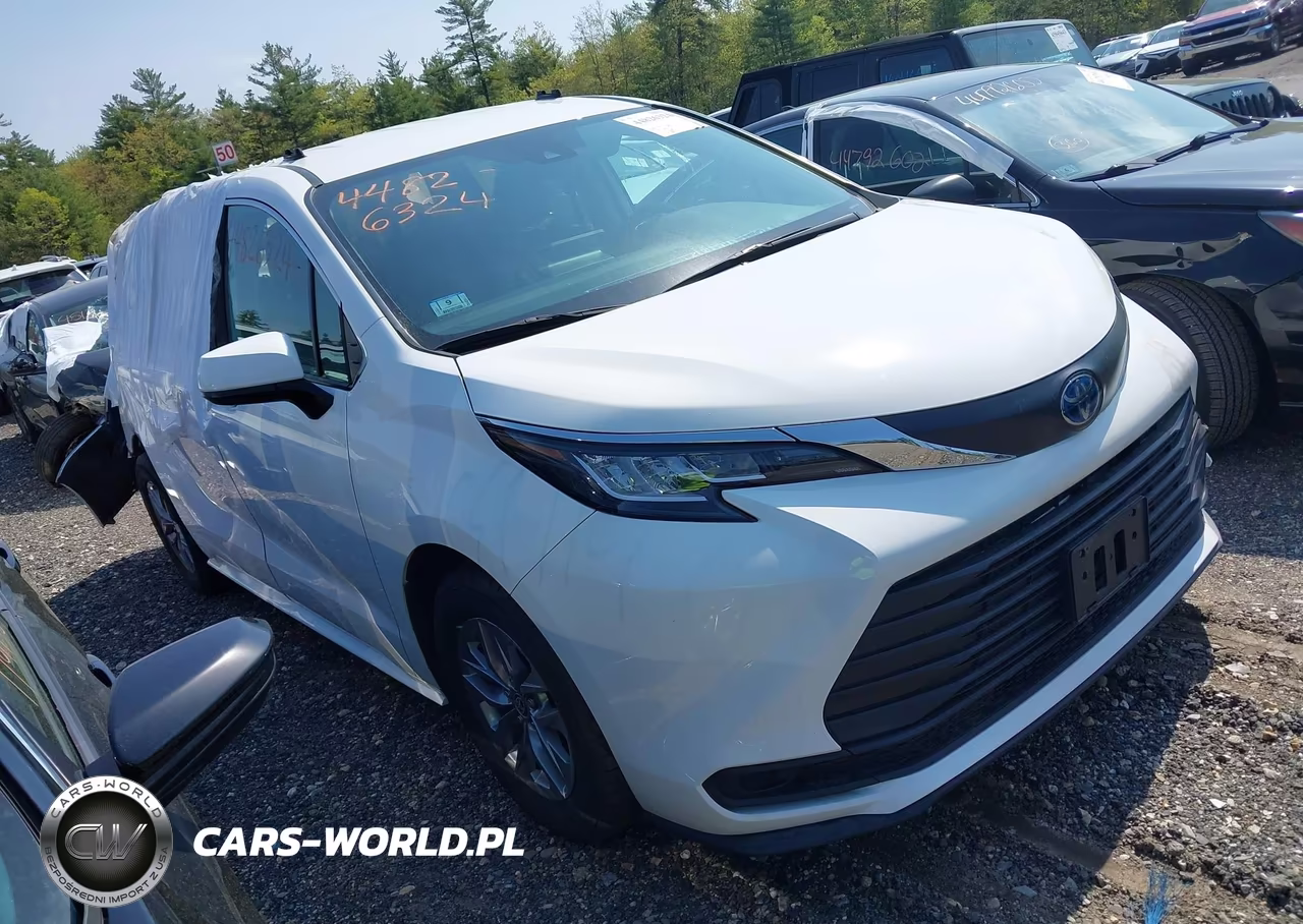 2022 Toyota Sienna Le – zdjęcie 1 z 17