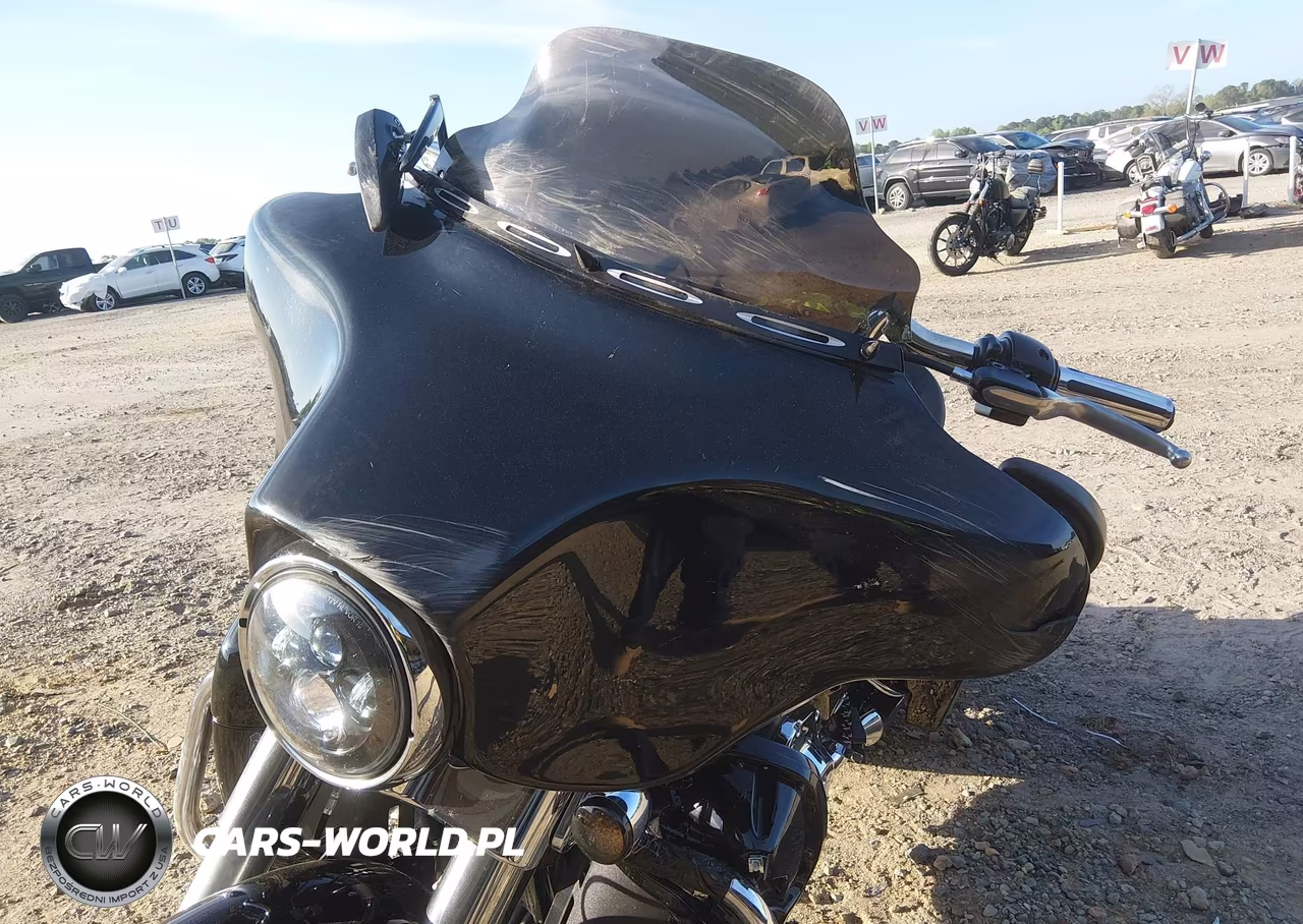 2013 Harley-Davidson Flhx Street Glide VIN:1HD1KBM15DB638704 - 19