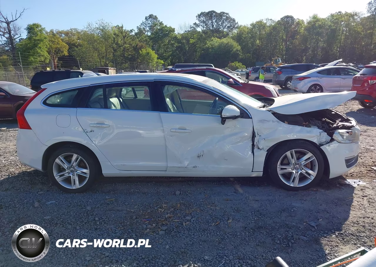2015 Volvo V60 T5 Platinum VIN:YV1612SD3F1193597 - 13