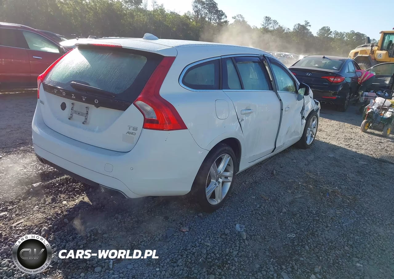 2015 Volvo V60 T5 Platinum VIN:YV1612SD3F1193597 - 4