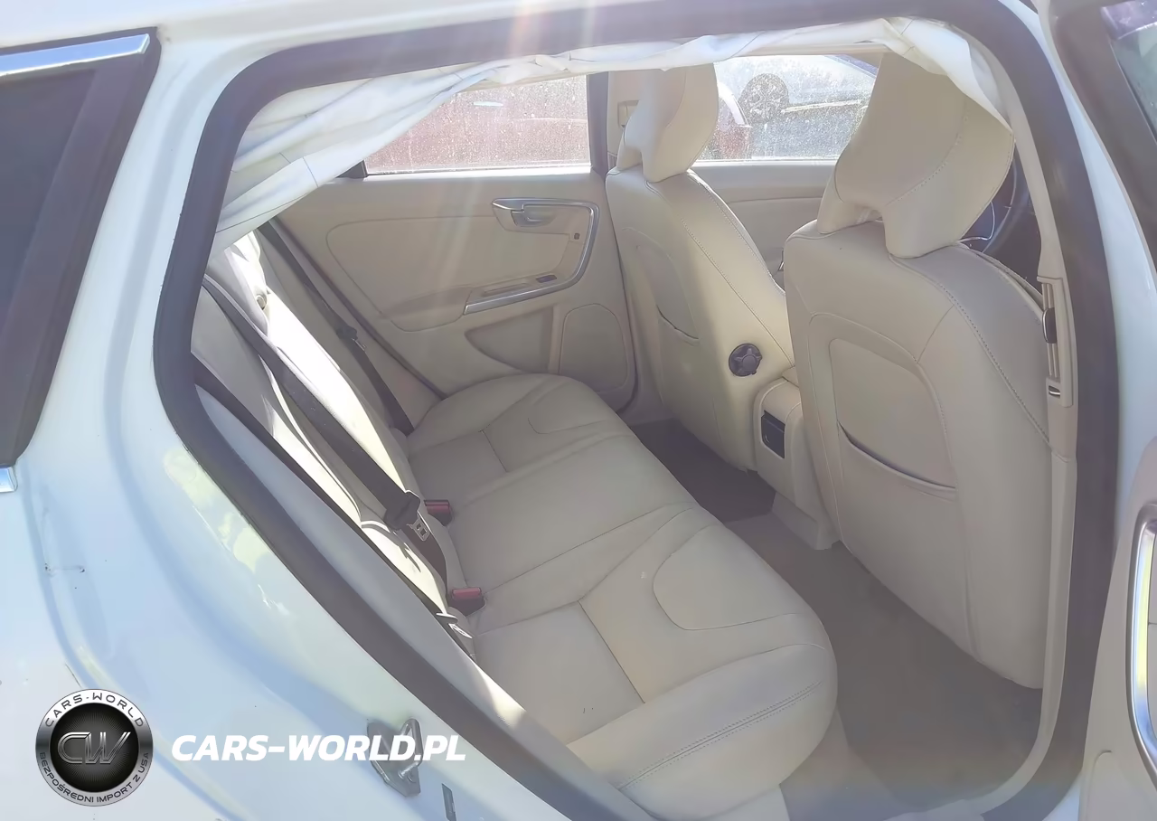 2015 Volvo V60 T5 Platinum VIN:YV1612SD3F1193597 - 8