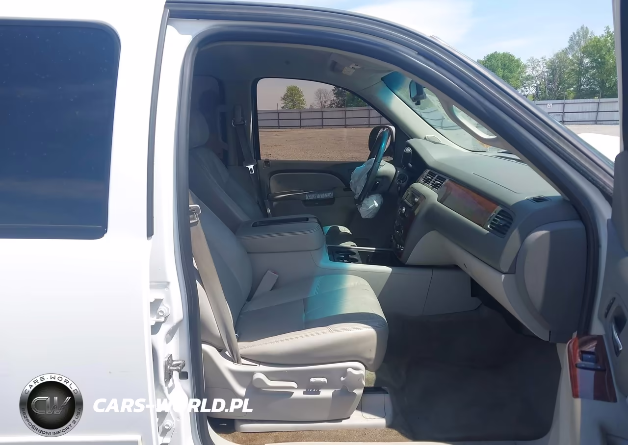 2013 Chevrolet Tahoe Lt VIN:1GNSCBE08DR295748 - 5