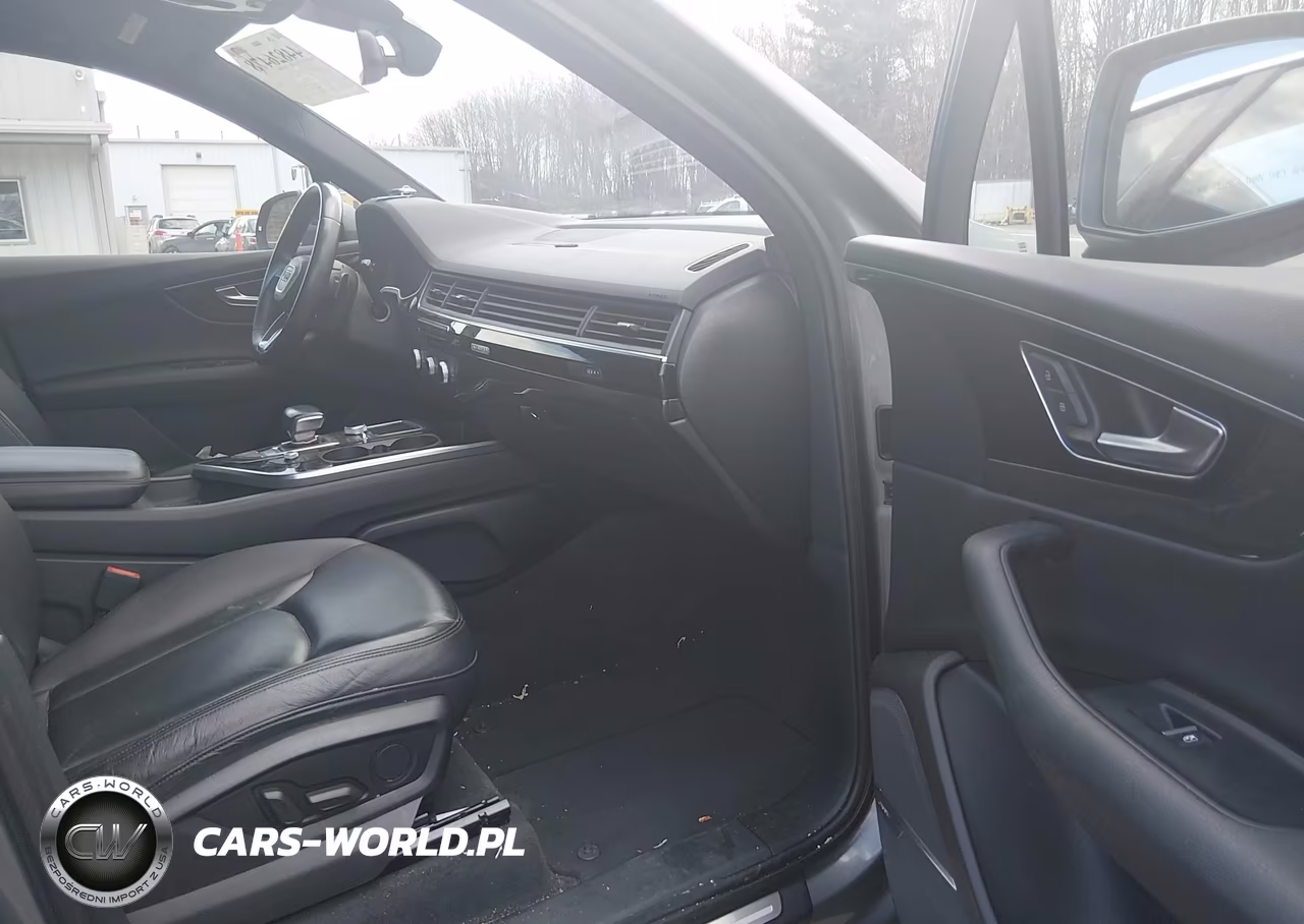 2017 Audi Q7 3.0T Premium VIN:WA1LAAF75HD016620 - 5
