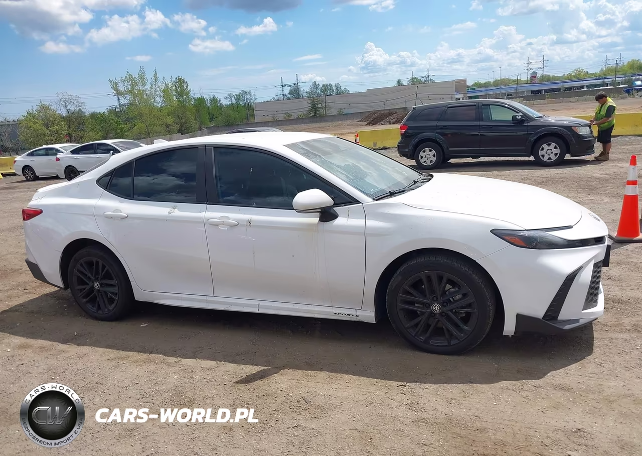 2025 Toyota Camry Se VIN:4T1DBADKXSU507590 - 12