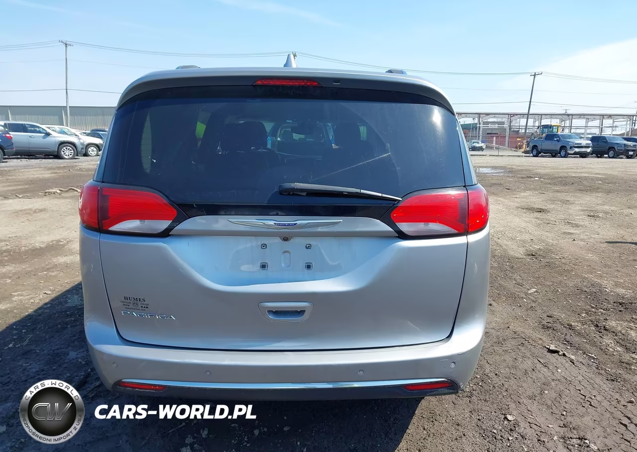 2019 Chrysler Pacifica Touring L VIN:2C4RC1BG5KR597654 - 17