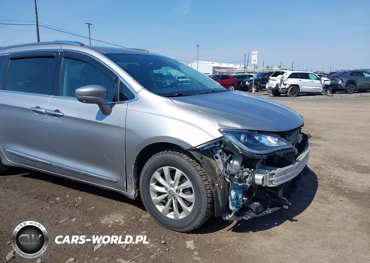 2019 Chrysler Pacifica Touring L VIN:2C4RC1BG5KR597654 - 19