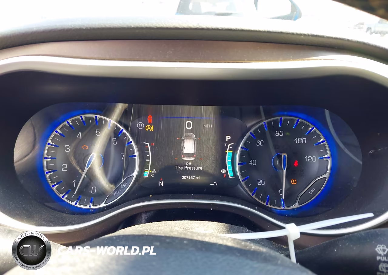 2019 Chrysler Pacifica Touring L VIN:2C4RC1BG5KR597654 - 7