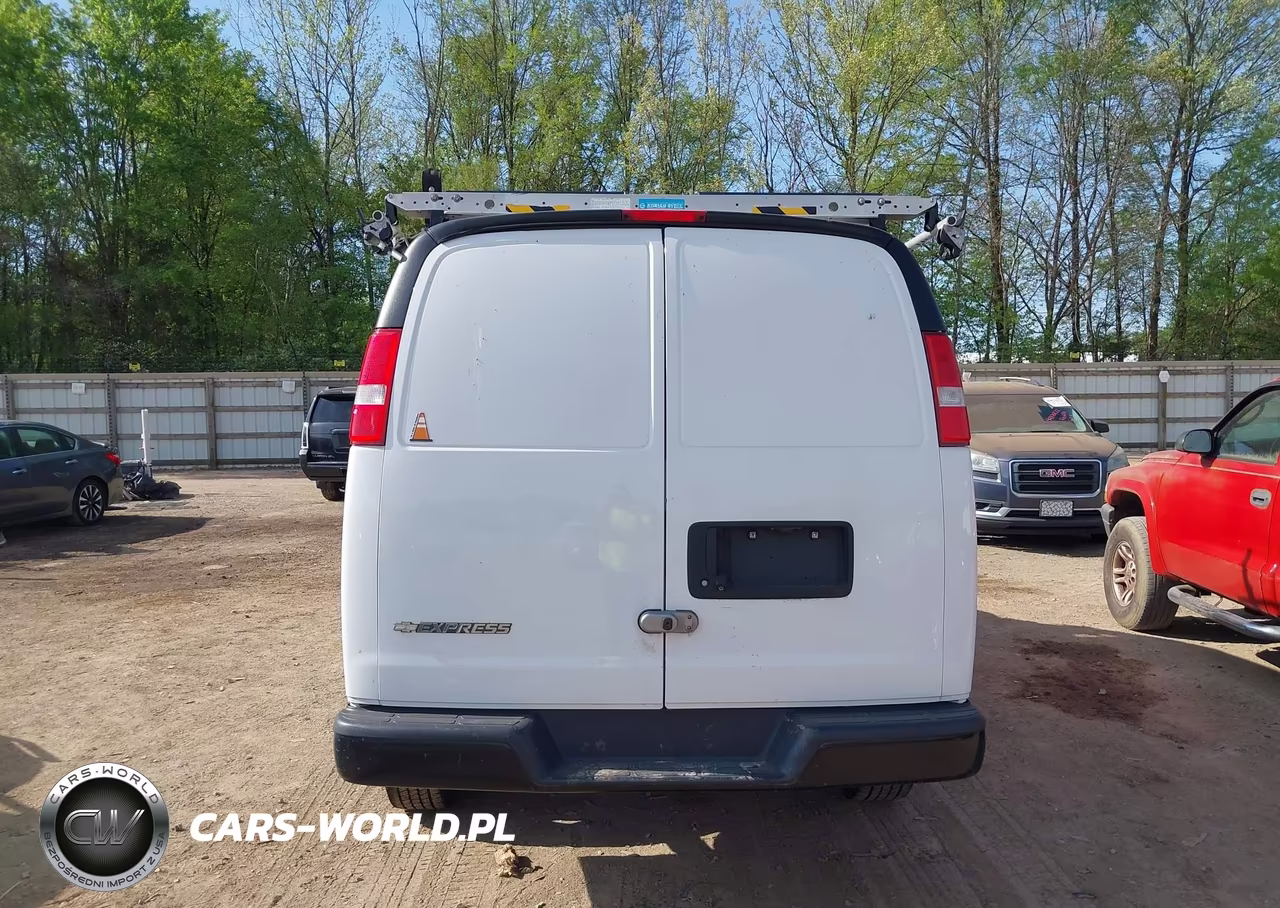 2018 Chevrolet Express 2500 Work Van VIN:1GCWGAFG5J1178787 - 17
