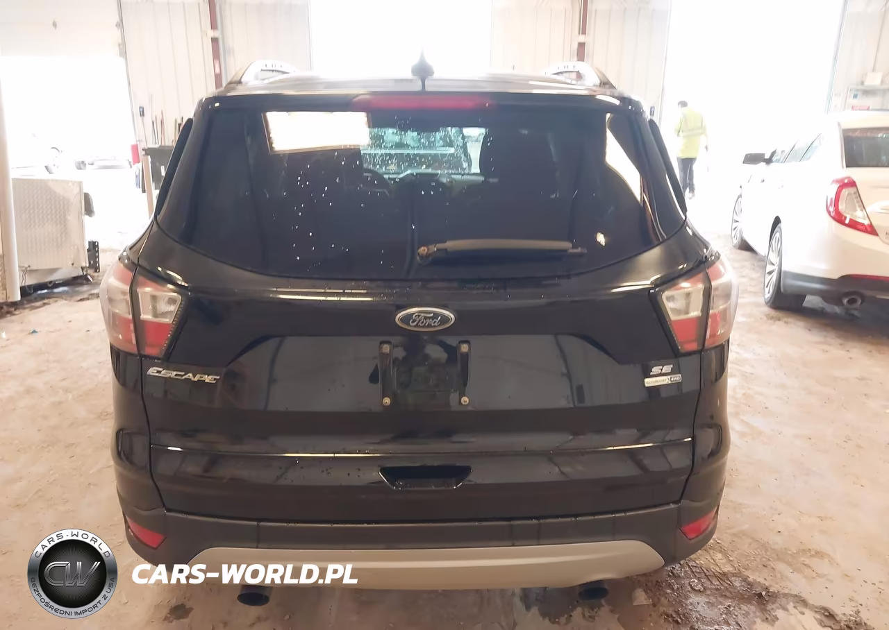 2018 Ford Escape Se VIN:1FMCU9GD3JUA29982 - 16