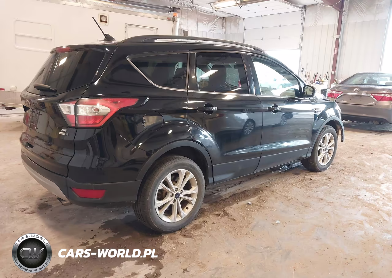 2018 Ford Escape Se VIN:1FMCU9GD3JUA29982 - 4