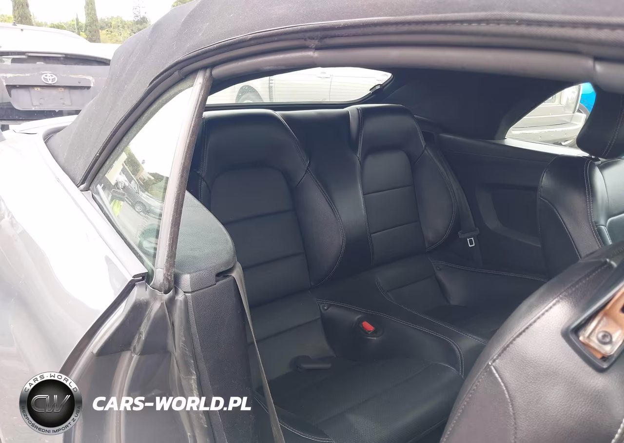 2021 Ford Mustang Ecoboost Premium VIN:1FATP8UH9M5120613 - 8