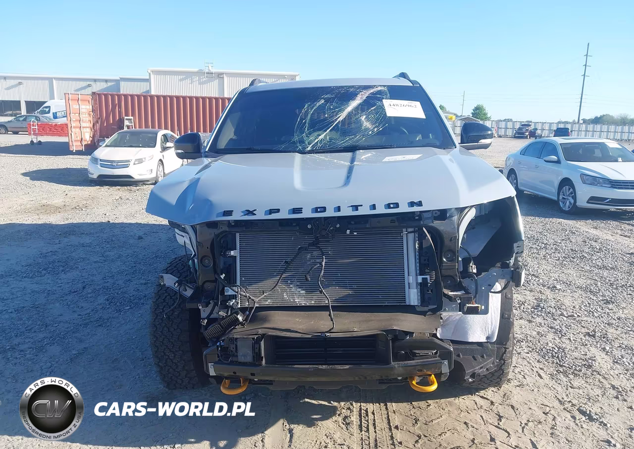2025 Ford Expedition Tremor VIN:1FMJU1RG6SEA30880 - 12