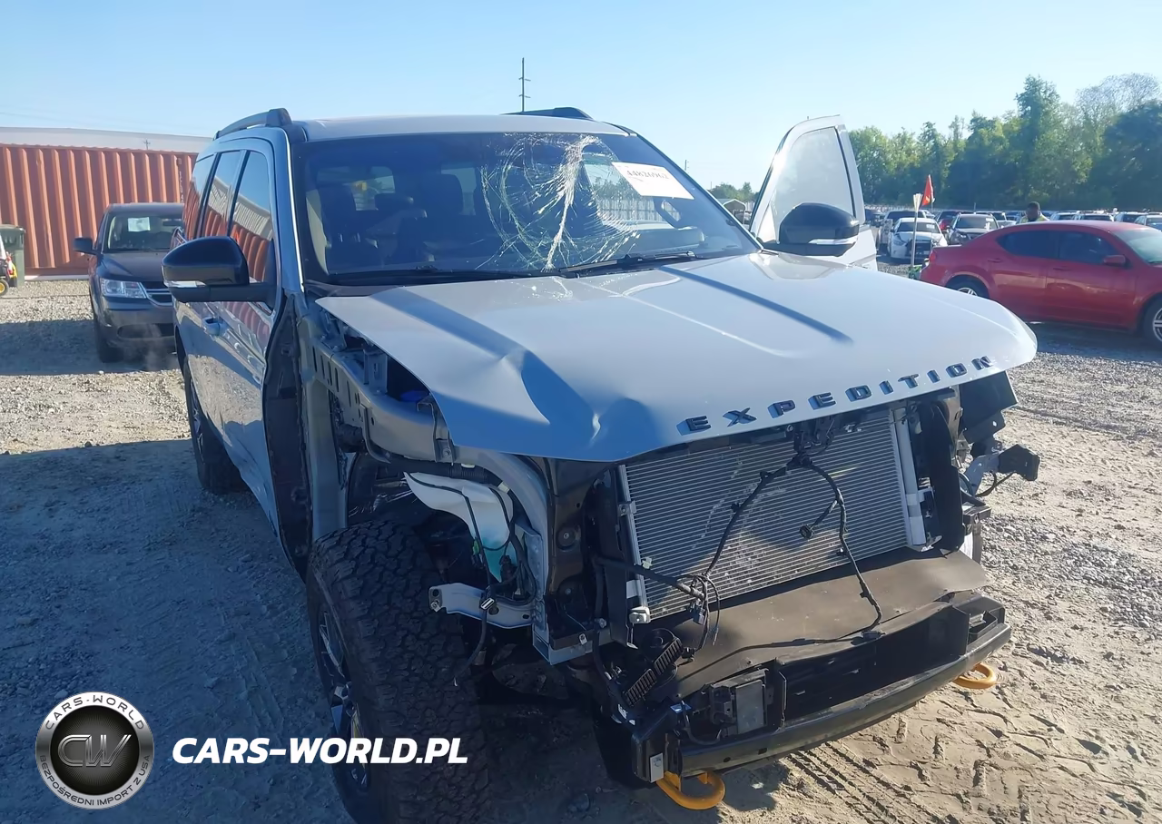 2025 Ford Expedition Tremor VIN:1FMJU1RG6SEA30880 - 6
