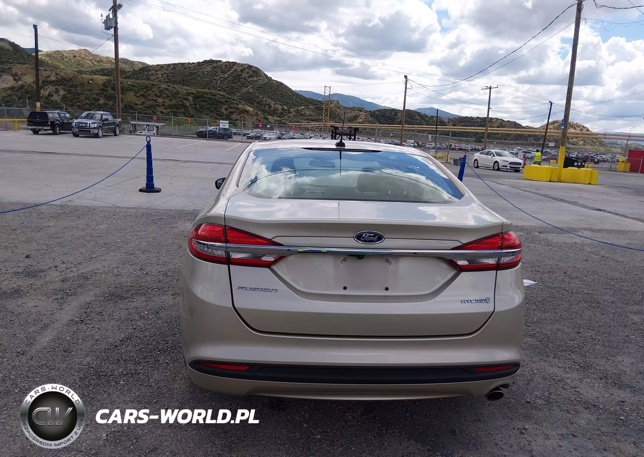 2018 Ford Fusion Hybrid S VIN:3FA6P0UU5JR209437 - 17